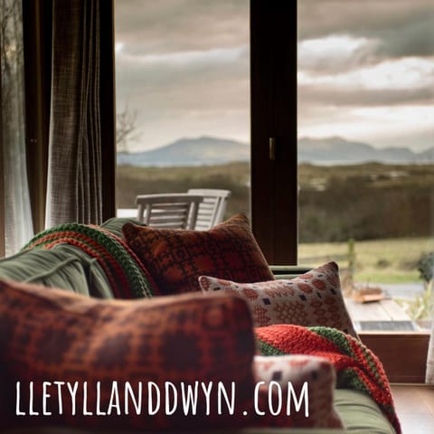 Tyddyn Plwm Isa House in Rhosyr