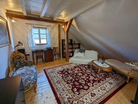 Living room, Photo of the whole room