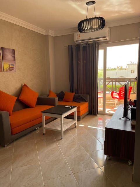 View (from property/room), Balcony/Terrace, Living room, Seating area