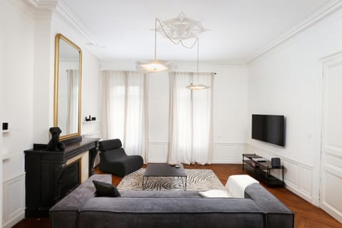 Communal lounge/ TV room, Living room