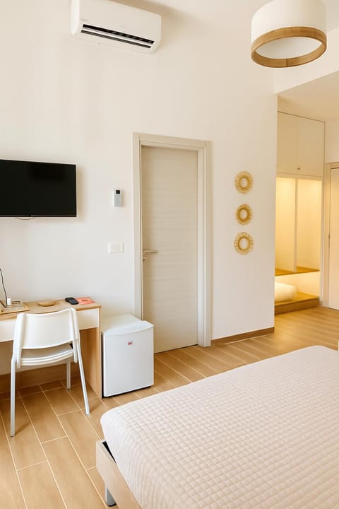 TV and multimedia, Bedroom, wardrobe