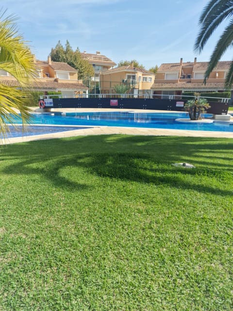 Garden, Swimming pool