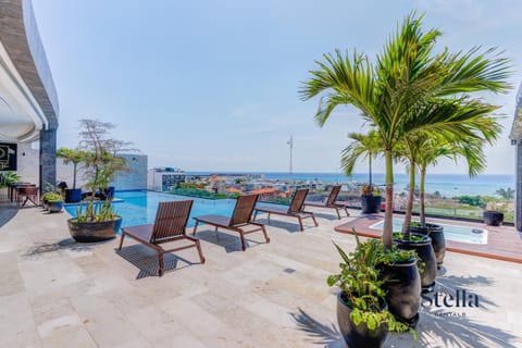 Pool view, Swimming pool, sunbed