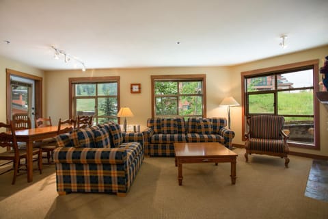 3219 - Three Bedroom Standard Powderhorn Lodge condo Apartment in Burnt Flat