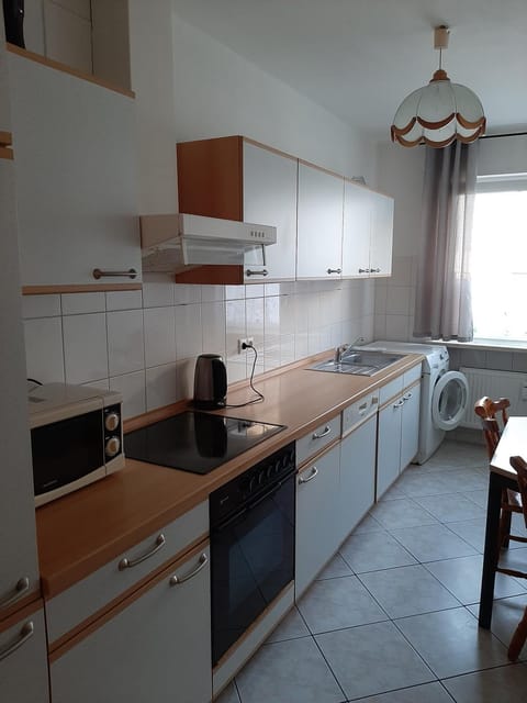 Kitchen or kitchenette, Dining area, dishwasher, minibar, pet friendly, stove