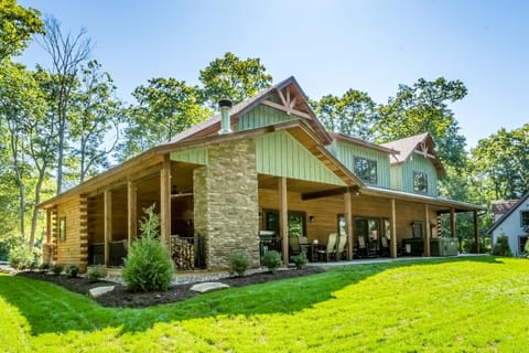Property building, Patio, Facade/entrance, Neighbourhood, Natural landscape, Garden