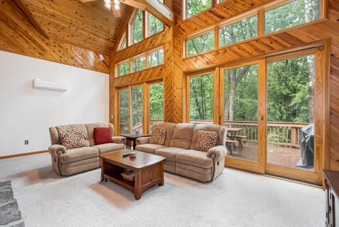Wooded Bliss House in Deep Creek Lake
