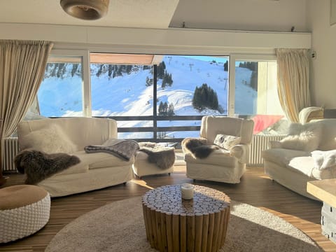 Natural landscape, Living room