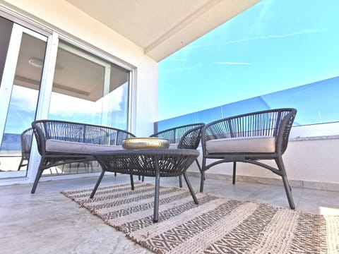 View (from property/room), Balcony/Terrace, Seating area