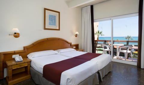 Bed, Balcony/Terrace, Photo of the whole room, Sea view