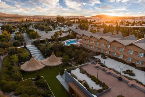 Property building, Bird's eye view, Pool view, Swimming pool, Sunset