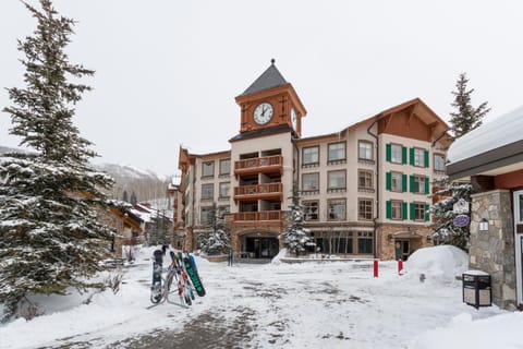 3309B - Queen Standard Powderhorn Lodge condo Hotel in Burnt Flat