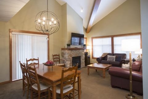 3322 - Two Bedroom Deluxe Powderhorn Lodge condo Apartment in Burnt Flat