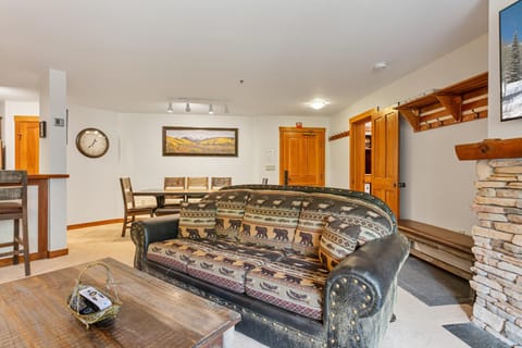 3220 - Two Bedroom Standard Powderhorn Lodge condo Apartment in Burnt Flat