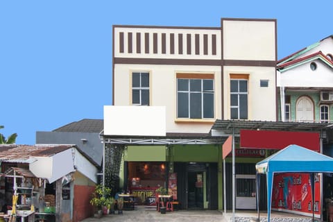 Facade/entrance