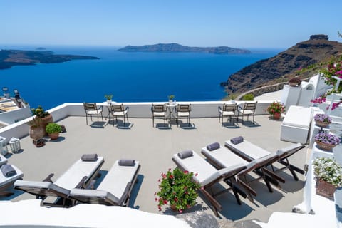 Nearby landmark, Day, Natural landscape, View (from property/room), Seating area, Sea view, sunbed