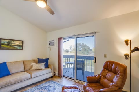 Pet-Friendly Oak Harbor Condo Walk to Lake! Apartment in Lake Erie