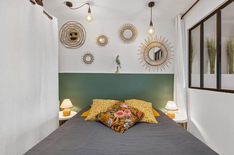 Bed, Decorative detail, Bedroom