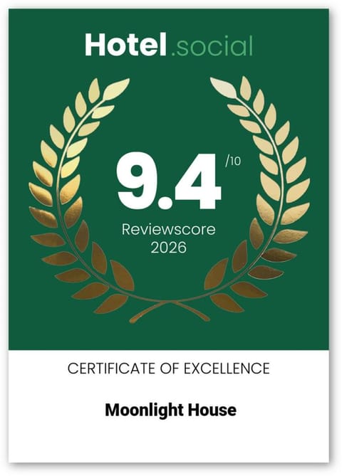 Moonlight House - sleeps 7, driveway, garden House in Crewe