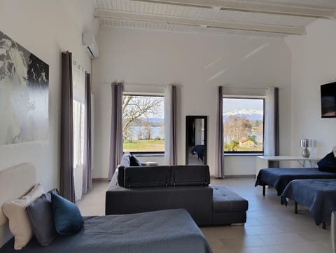 View (from property/room), Lake view, Mountain view
