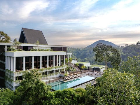 Property building, Restaurant/places to eat, Bird's eye view, View (from property/room), Mountain view, Swimming pool, Breakfast