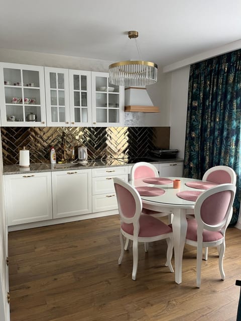 Kitchen or kitchenette, kitchen