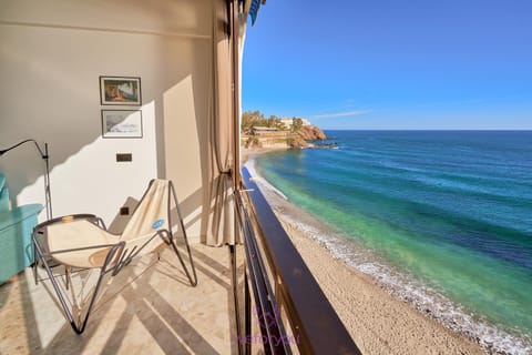 Day, View (from property/room), Balcony/Terrace, Dining area, Beach, Sea view