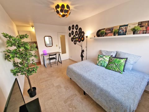GregBnb - Studio Design 25m2 - Ascenseur - WiFi - 10Min Gare Apartment in Toulon