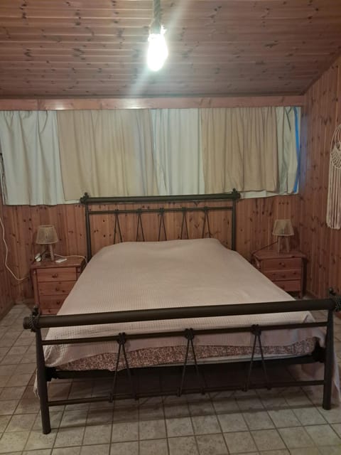 Ξυλινο σπίτι δίπλα στην θάλασσα Apartment in Euboea