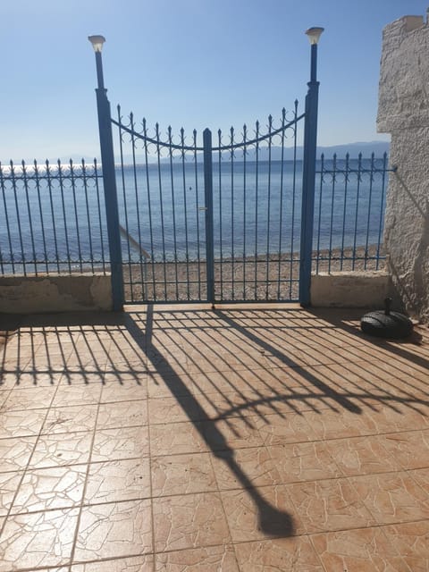 Ξυλινο σπίτι δίπλα στην θάλασσα Apartment in Euboea