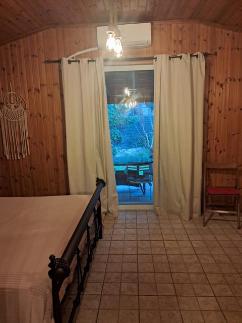 Ξυλινο σπίτι δίπλα στην θάλασσα Apartment in Euboea