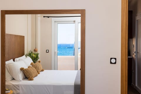 Bed, Natural landscape, Photo of the whole room, Bedroom, Sea view, wardrobe