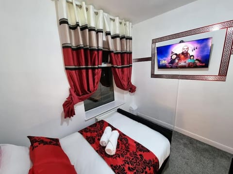 *6B7R* Setup for your most relaxed & amazing stay + Free Parking + Free Fast WiFi* House in Leeds