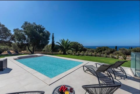 Sea view, Swimming pool