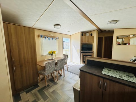 The Pad- 3 bed 2 bath, caravan Lido Beach Campground/
RV Resort in Prestatyn