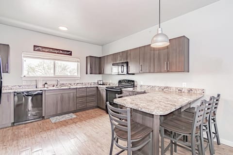 Coffee/tea facilities, Kitchen or kitchenette