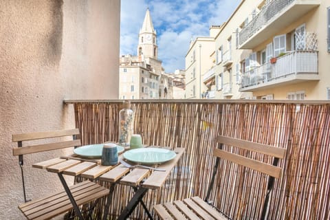 Patio, Day, View (from property/room), Balcony/Terrace, Dining area, City view