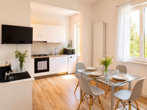 Day, Living room, Seating area