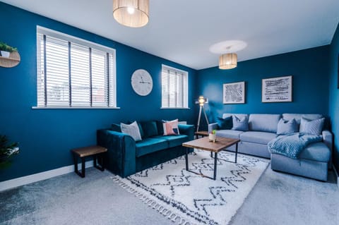 R&R - Modern Townhouse near Etihad & City Centre (5 Bedrooms, Free Parking) House in Manchester