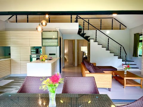 Living room, Dining area