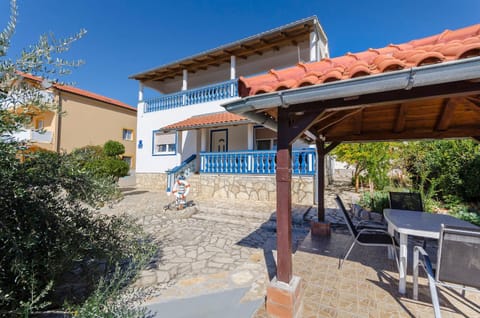 Patio, Facade/entrance