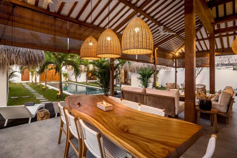 Living room, Seating area, Dining area, Garden view