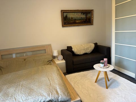 Living room, Photo of the whole room, Bedroom