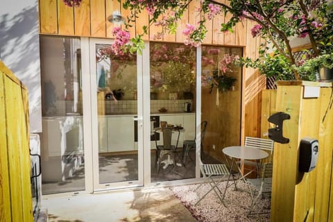 Patio, Dining area