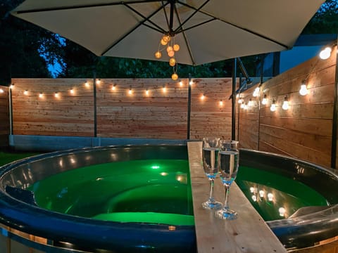 Garden, Garden view, Entertainment