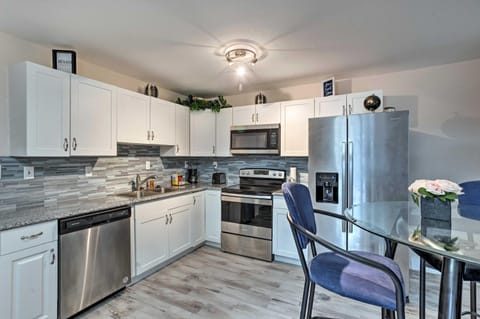 Ideally Located West Palm Beach Apartment! Apartment in Riviera Beach