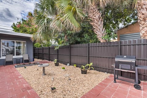 Inviting Apartment Less Than 2 Mi to Riviera Beach! Apartment in Riviera Beach