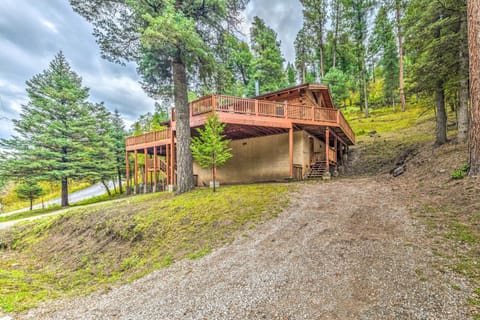 Updated Ruidoso Cabin with Spacious Deck and View Cabin in Ruidoso