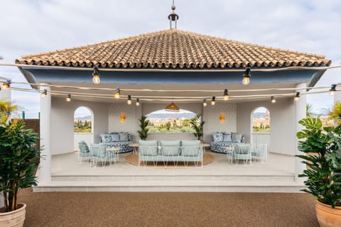 View (from property/room), Balcony/Terrace, City view, Landmark view