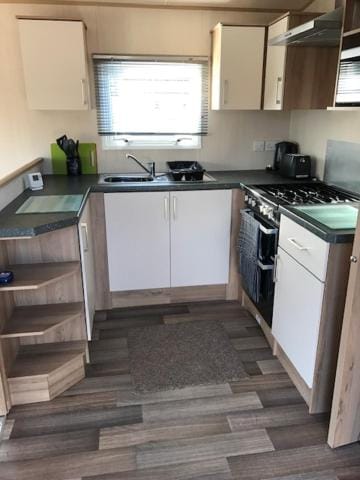 Summer Breeze Campground/ 
RV Resort in Scotland